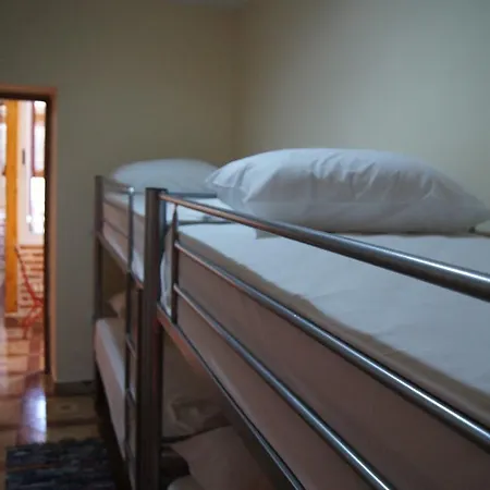 Albergue Metropol 23 *