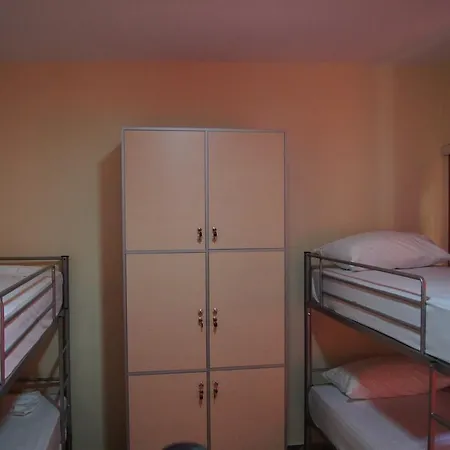 Metropol 23 * Tirana