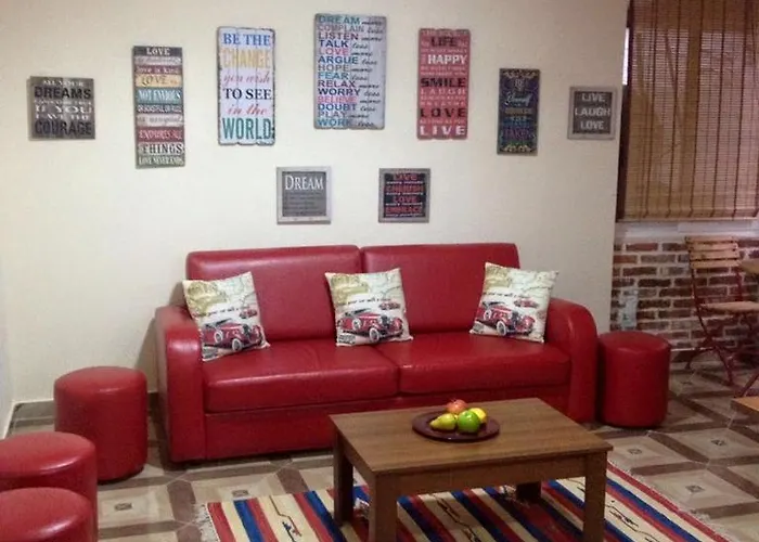 Metropol 23 * 地拉那